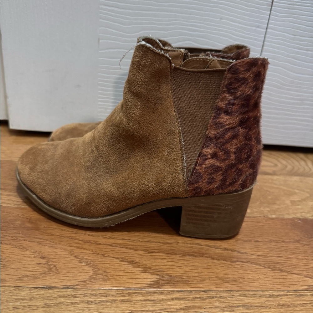 Girls Brown Cheetah Boots Size 1